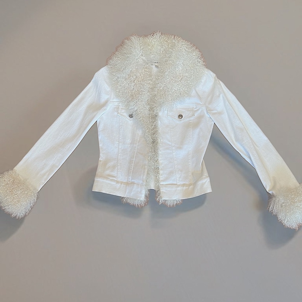 Vintage bebe white denim jacket with faux fur.